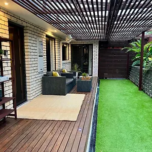 Private Gem In Pacific Pines Pensión Gold Coast